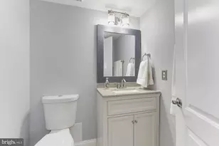3800 Powell Ln, Falls Church, VA 22041 - Photo 23