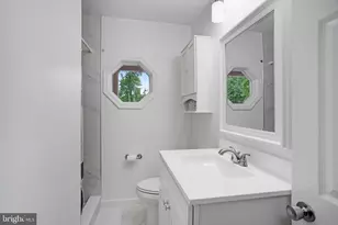 7558 Park Ln, Annandale, VA 22003 - Photo 19