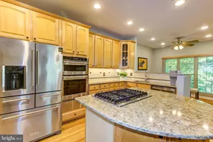 4175 Lower Park Dr, Fairfax, VA 22030 - Photo 9
