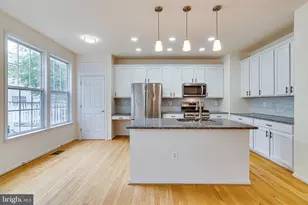 4147 Presgraves Ct, Chantilly, VA 20151 - Photo 11