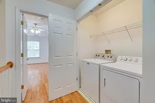 4147 Presgraves Ct, Chantilly, VA 20151 - Photo 39