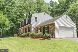 6401 Wolf Run Hunt Ct, Fairfax Station, VA 22039 - Photo 29