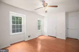 6401 Wolf Run Hunt Ct, Fairfax Station, VA 22039 - Photo 17