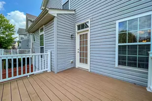3909 Beeker Mill Pl, Chantilly, VA 20151 - Photo 17