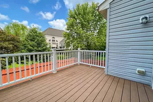 3909 Beeker Mill Pl, Chantilly, VA 20151 - Photo 15