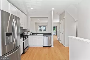 11482 Heritage Commons Way, Reston, VA 20194 - Photo 5