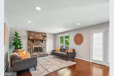 10033 Glencroft Court, Vienna, VA 22181 - Photo 7
