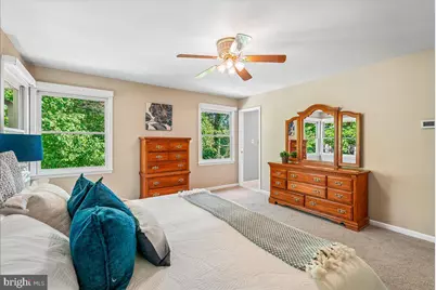 10033 Glencroft Court, Vienna, VA 22181 - Photo 25