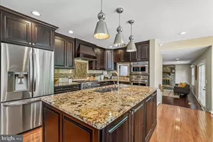 10033 Glencroft Ct, Vienna, VA 22181 - Photo 15