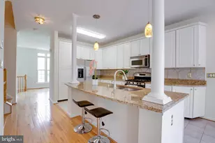 14603 Jovet Ct, Centreville, VA 20120 - Photo 7