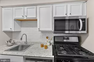 11240 Chestnut Grove Square, Reston, VA 20190 - Photo 27