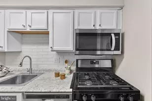 11240 Chestnut Grove Square, Reston, VA 20190 - Photo 25
