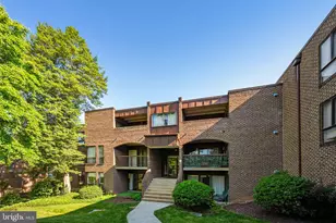 11240 Chestnut Grove Square, Reston, VA 20190 - Photo 3