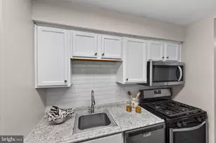 11240 Chestnut Grove Square, Reston, VA 20190 - Photo 29
