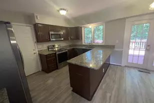 6463 Honey Tree Ct, Burke, VA 22015 - Photo 9