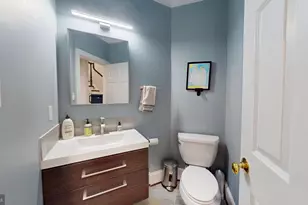 2007 Mayfair McLean Ct, Falls Church, VA 22043 - Photo 3