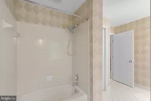 10701 Sycamore Springs Ln, Great Falls, VA 22066 - Photo 37