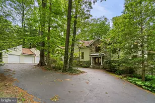 10701 Sycamore Springs Ln, Great Falls, VA 22066 - Photo 59