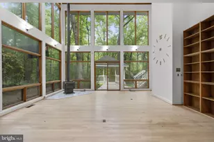 10701 Sycamore Springs Ln, Great Falls, VA 22066 - Photo 21