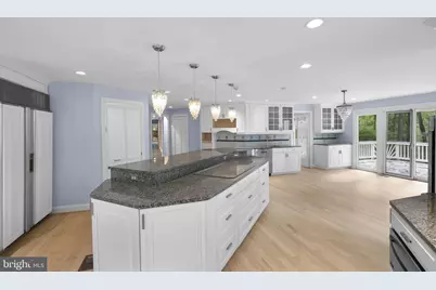 10701 Sycamore Springs Lane, Great Falls, VA 22066 - Photo 7