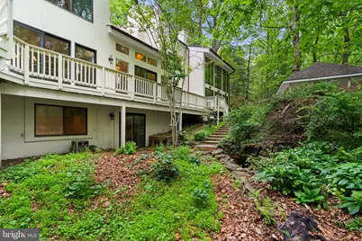 10701 Sycamore Springs Lane, Great Falls, VA 22066 - Photo 29