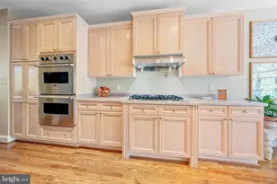 12076 Kinsley Pl, Reston, VA 20190 - Photo 9