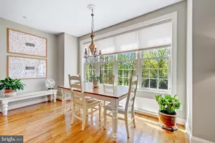 12076 Kinsley Pl, Reston, VA 20190 - Photo 7