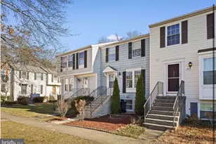 6917 Villa-Del-Rey Ct, Springfield, VA 22150 - Photo 1
