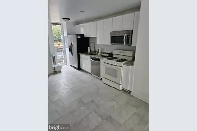 1604 Washington Plaza N, Reston, VA 20190 - Photo 3