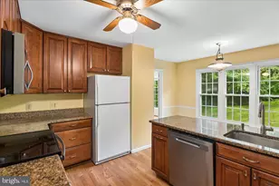 12144 Folkstone Dr, Herndon, VA 20171 - Photo 17