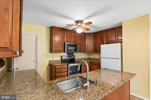 12144 Folkstone Dr, Herndon, VA 20171 - Photo 15
