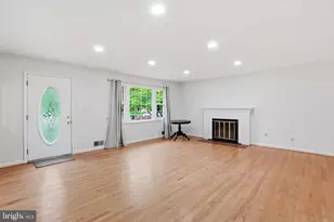 5304 Pillow Ln, Springfield, VA 22151 - Photo 5