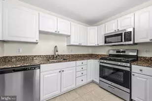 7501 Calderon Ct, Alexandria, VA 22306 - Photo 9