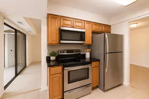 10204 Bushman Dr, Oakton, VA 22124 - Photo 5