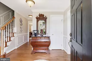 8521 Century Oak Ct, Fairfax Station, VA 22039 - Photo 5