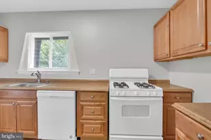 11620 Vantage Hill Rd, Reston, VA 20190 - Photo 15