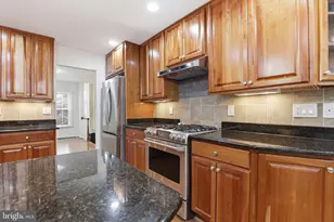 4630 Luxberry Dr, Fairfax, VA 22032 - Photo 9