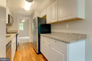 6047 Bonnie Bern Ct, Burke, VA 22015 - Photo 9