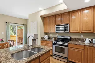 13110 Forest Mist Ln, Fairfax, VA 22033 - Photo 15