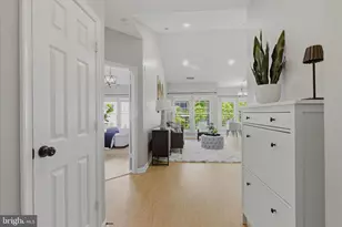 4139 Fountainside Ln, Fairfax, VA 22030 - Photo 7