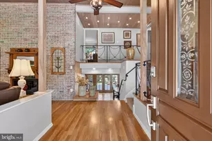 8904 Stratford Ln, Alexandria, VA 22308 - Photo 9