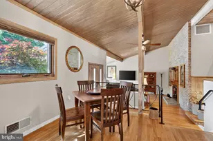 8904 Stratford Ln, Alexandria, VA 22308 - Photo 13
