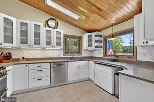 8904 Stratford Ln, Alexandria, VA 22308 - Photo 29