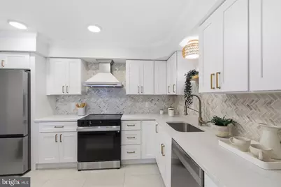 7431 Hallcrest Drive, McLean, VA 22102 - Photo 11