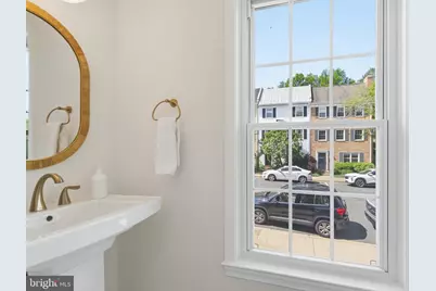 7431 Hallcrest Drive, McLean, VA 22102 - Photo 15