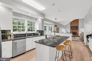 8006 Comerford Dr, Fairfax Station, VA 22039 - Photo 5