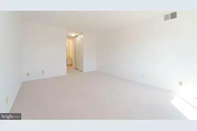 8370 Greensboro Drive #705, McLean, VA 22102 - Photo 25