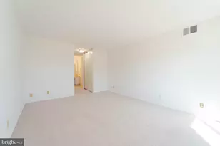 8370 Greensboro Dr, McLean, VA 22102 - Photo 25