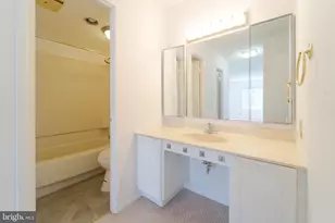 8370 Greensboro Dr, McLean, VA 22102 - Photo 19