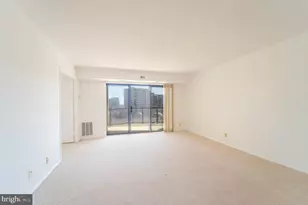 8370 Greensboro Dr, McLean, VA 22102 - Photo 7